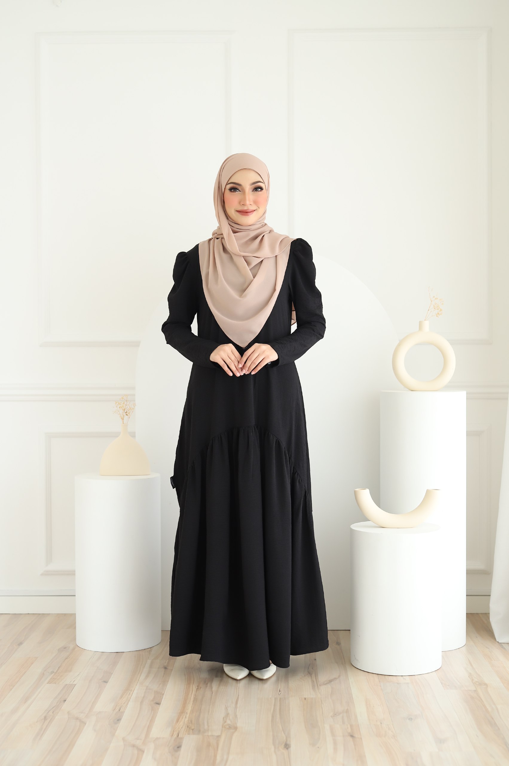 OPHELIA IRONLESS DRESS BLACK